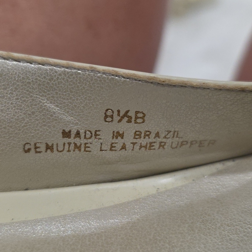 Talbots Patent Leather Cream Pointed Slingback Heels. Size 8.5 - Picture 6 of 9